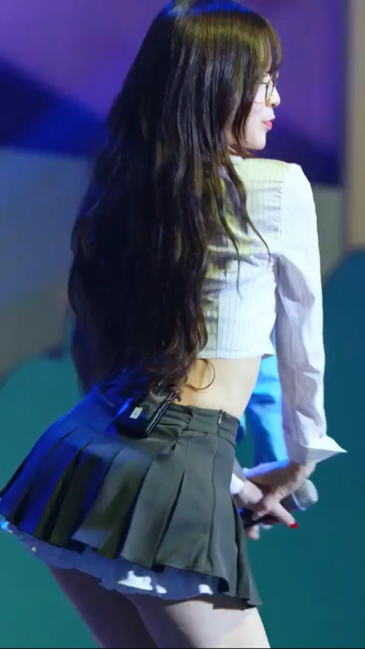 안경이 갓경인 이유 gif_1.webp
