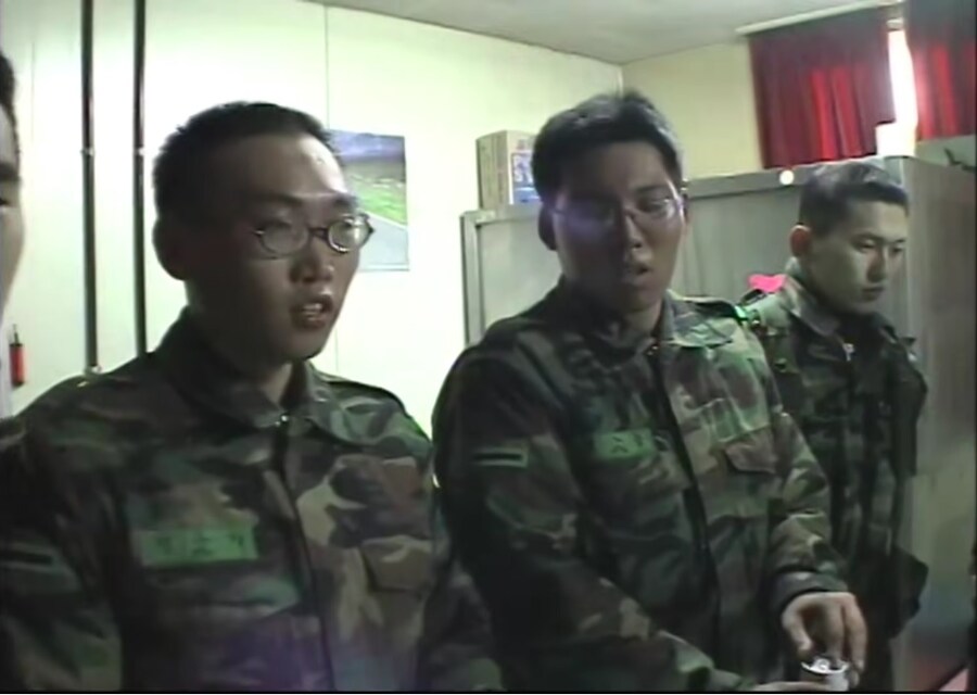신병을 보는 말년 병장 표정_1.jpg