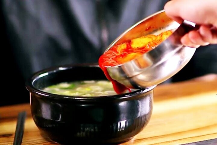 부하 순댓국에 자기 맘대로 간하는 부장_2.jpg