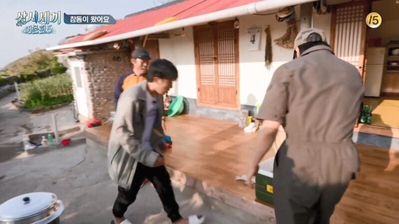 삼시세끼에서 낚시로 뭘 잡지 못해서 차승원한테 미안했던 유해진의 최후_20.jpg