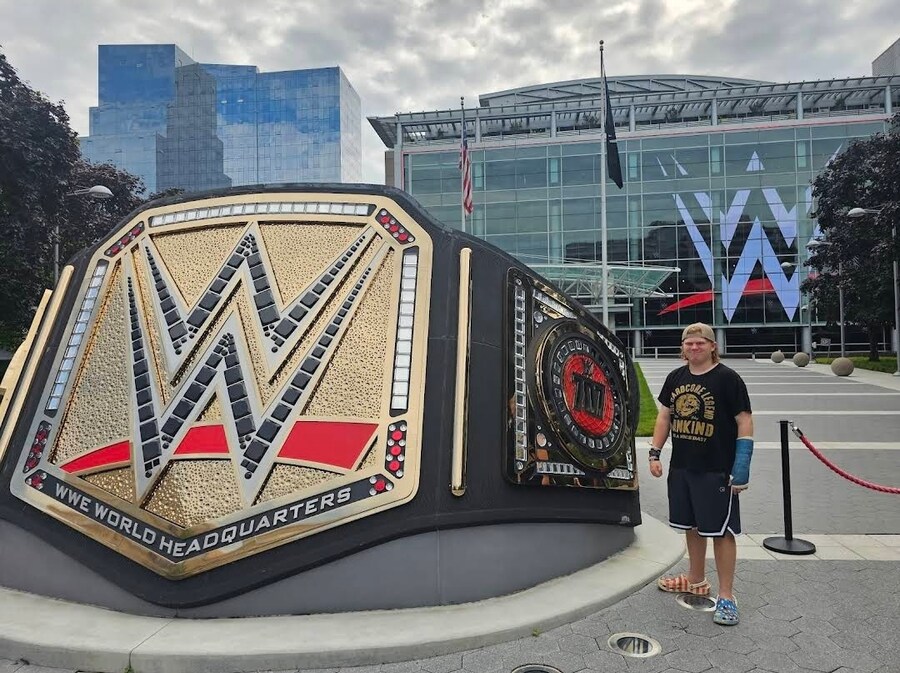 WWE 본사건물에 있다는 벨트_2.jpg