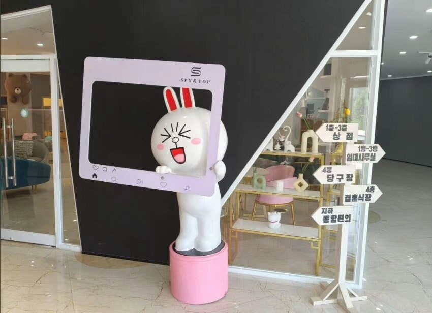 싱글벙글 라인프렌즈 카페 영업 개시.jpg_1.jpg