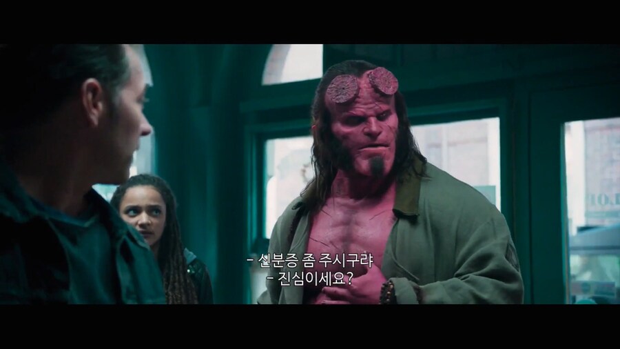 의외로 신분증 검사 받는 사람_2.jpg