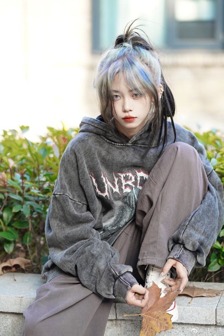 장발 톰보이는 2D보다 3D에 더 많은데_1.jpg