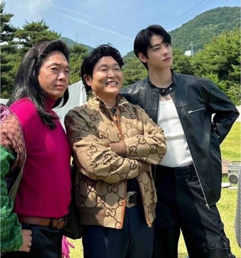 논산에서도 얼굴이 돋보인 차은우가 존재감 존나 작았던 사례.jpg_1.jpg