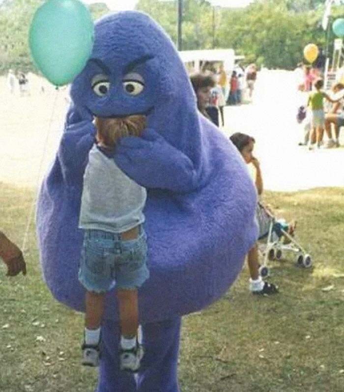 아무도 안보는 사이 인형탈 알바_1.jpg