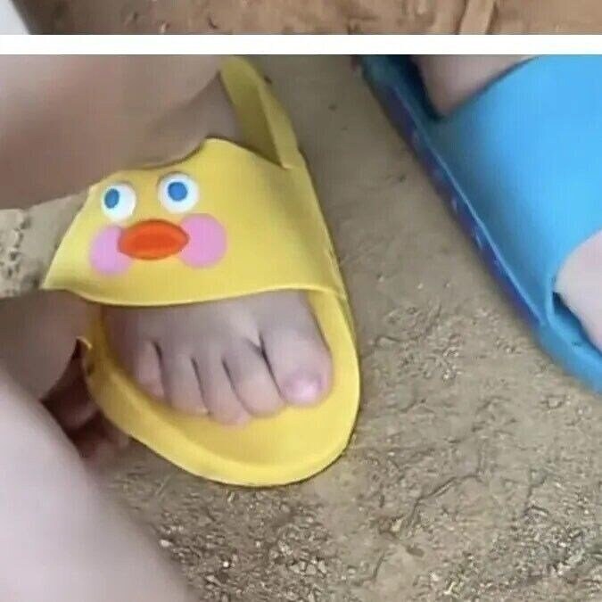 아들 슬리퍼를 왜 짝짝이로 신ㅇ......jpg._2.jpg