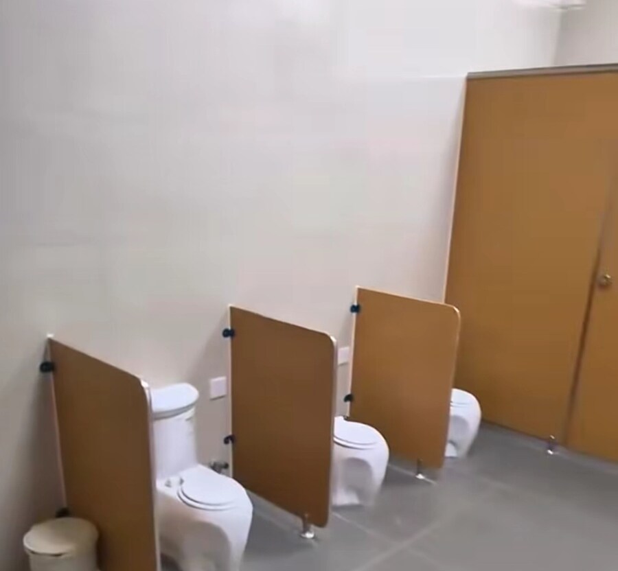 독특한 화장실_2.jpg