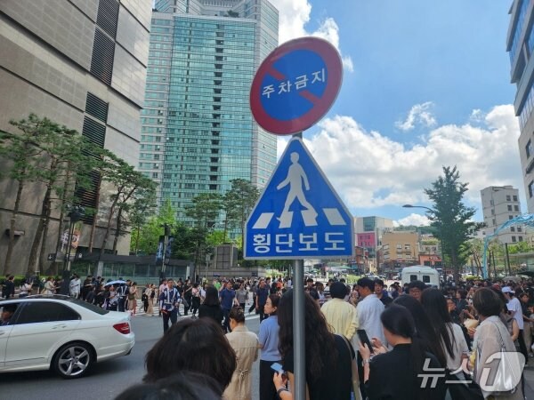 명동 백화점에 위협글 쓴놈 때문에 벌어진일.jpg_1.jpg