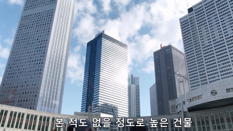 인류가 멸망한 미래에서 온 남매의 정체_28.jpg