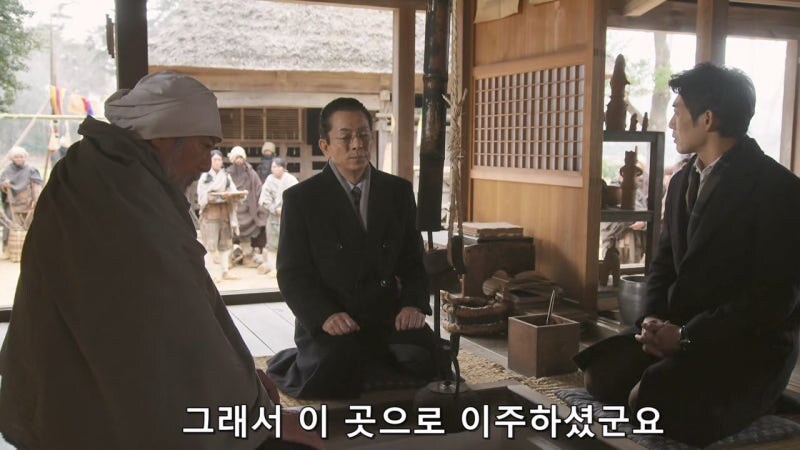 인류가 멸망한 미래에서 온 남매의 정체_47.jpg
