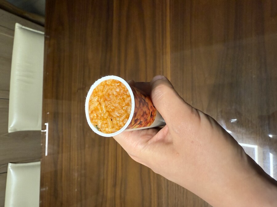 대한민국의 띠용맘마를 보고 놀란 외국인 누나_2.jpg