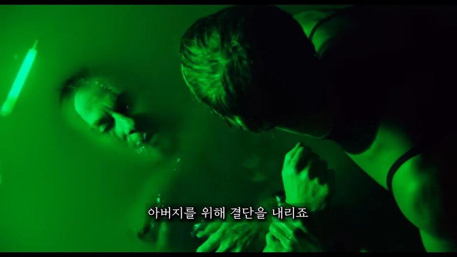 아니 유튜브에서 영화 리뷰영상 보는데_1.png