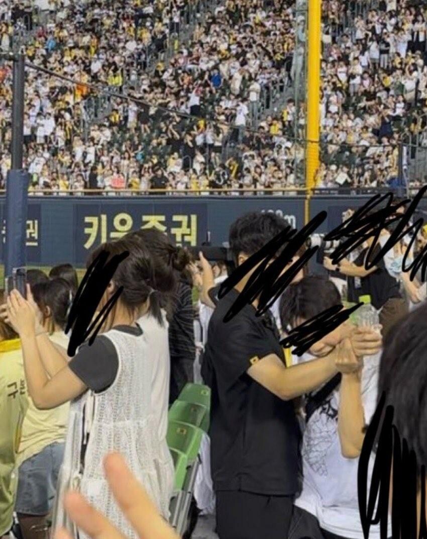 잠실 야구장 좀비 출현_1.jpg