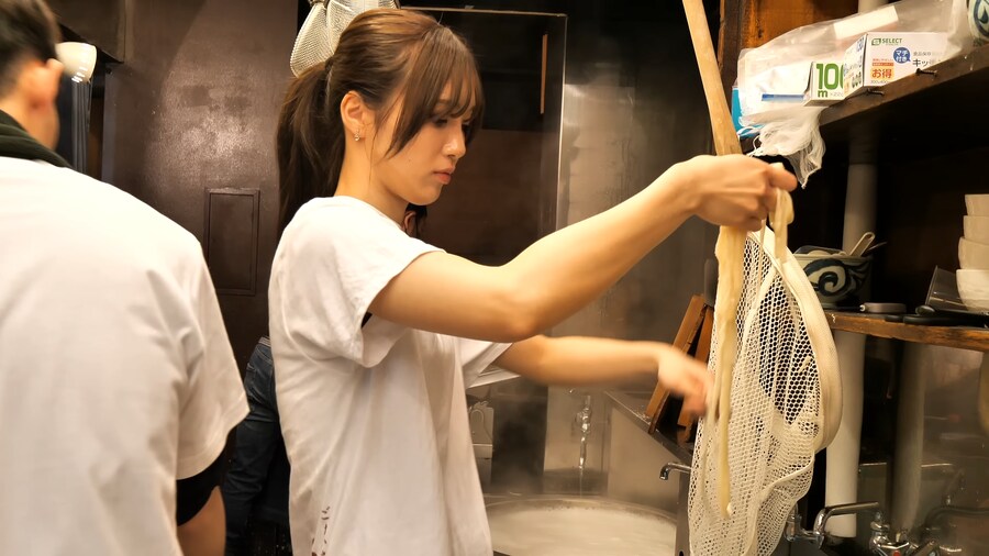 일본의 흔하지 않은 우동가게.jpg_28.png