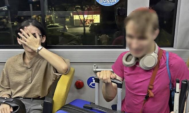 막차 버스 잘못탄 시각장애 외국인들의 최후_1.jpg