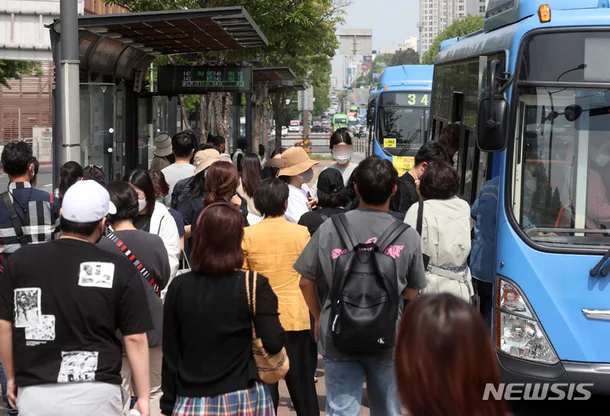 은근 짜증나는 버스 탑승_1.webp