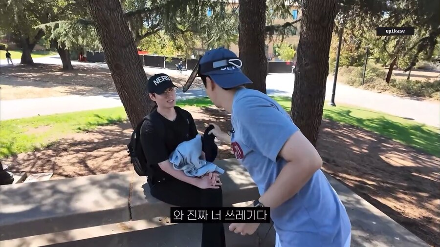 유튜브 골드버튼 받을겸 스탠포드 간 에픽하이_1.png