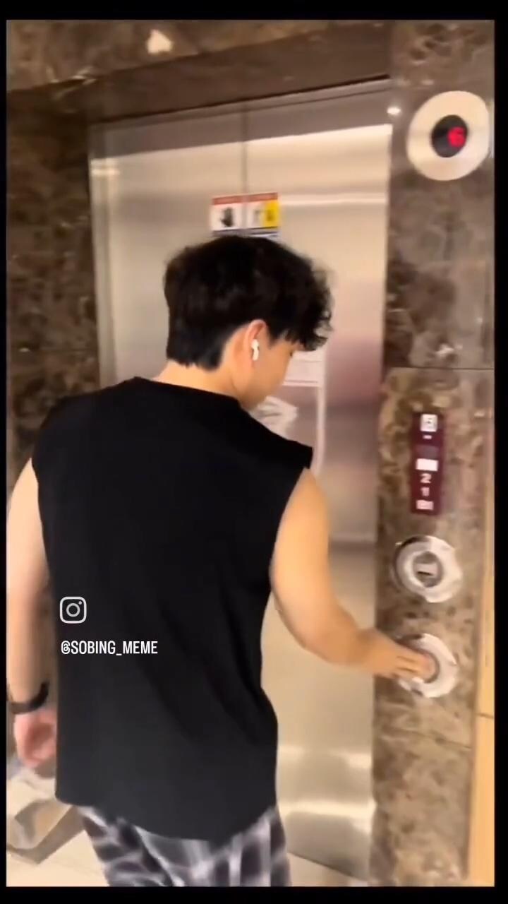 고려대에 대만국기 항의하는 중국인_7.jpg