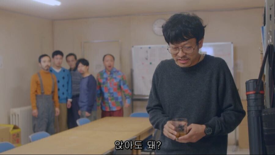 여자가 없는 남극기지에서 미쳐가는 남극대원들_12.jpg