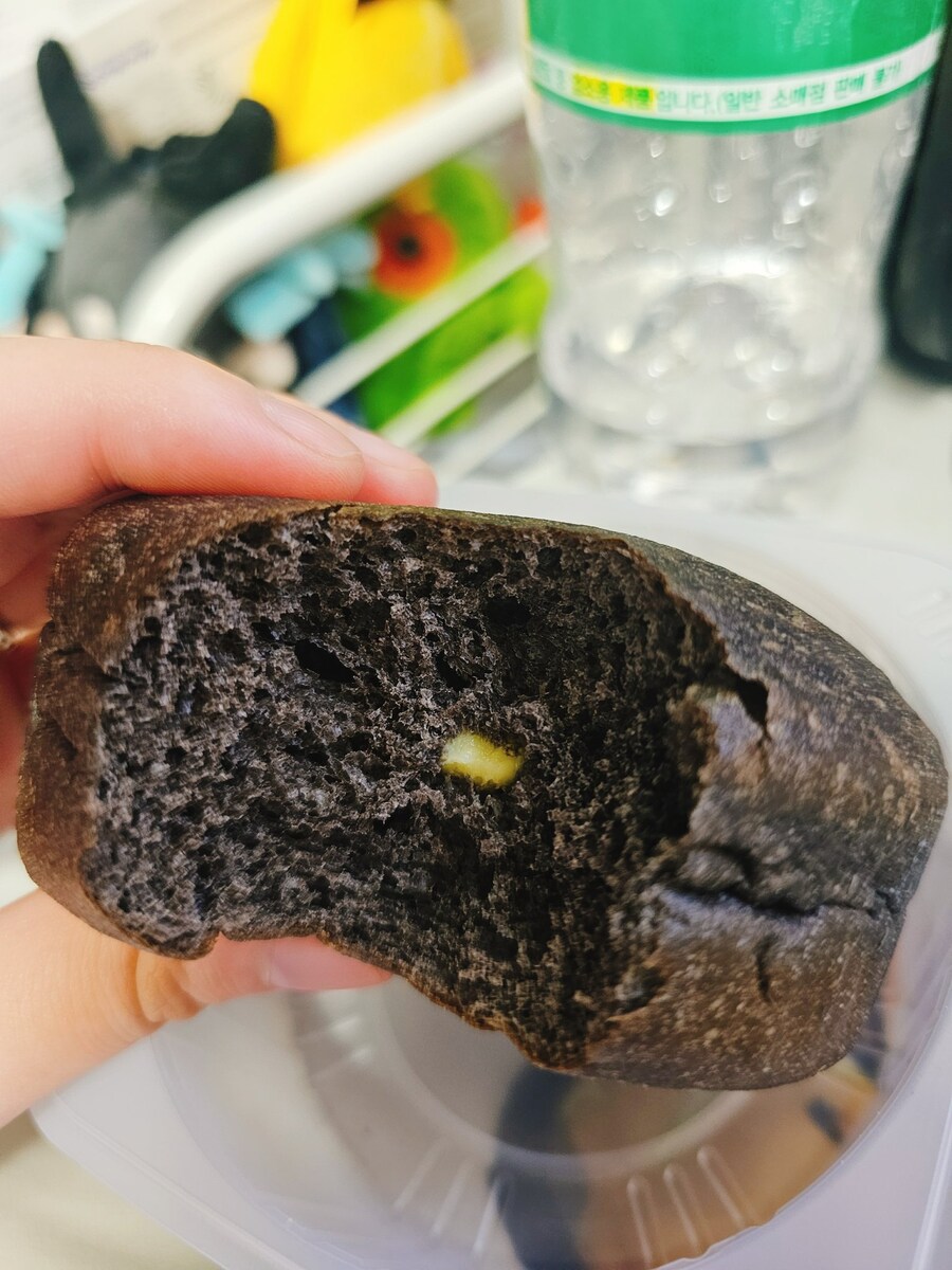 새로나온 피크민 크림빵에 속아버린 사람_2.jpg