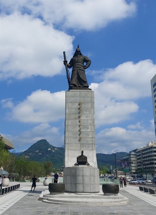 사무라이와 닌자들이 단 한번도 못 이겼던 최종보스_1.jpg