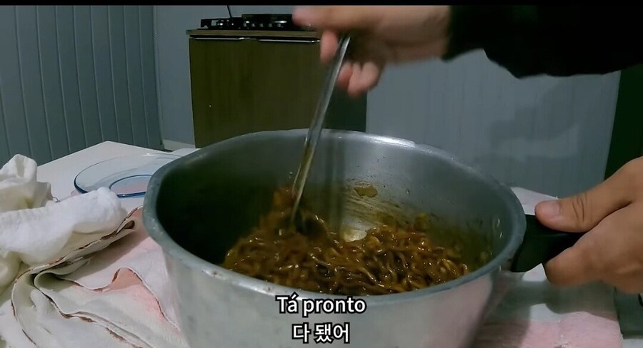 브라질 사람들도 똑같은 라면 먹을 때 국룰.jpg_1.jpg