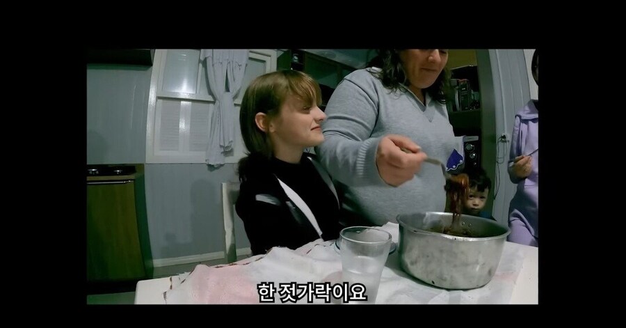 브라질 사람들도 똑같은 라면 먹을 때 국룰.jpg_3.jpg