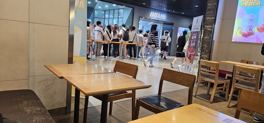 오타쿠들은 사회적으로 아싸라는 말은 다 거짓말이다_1.jpg