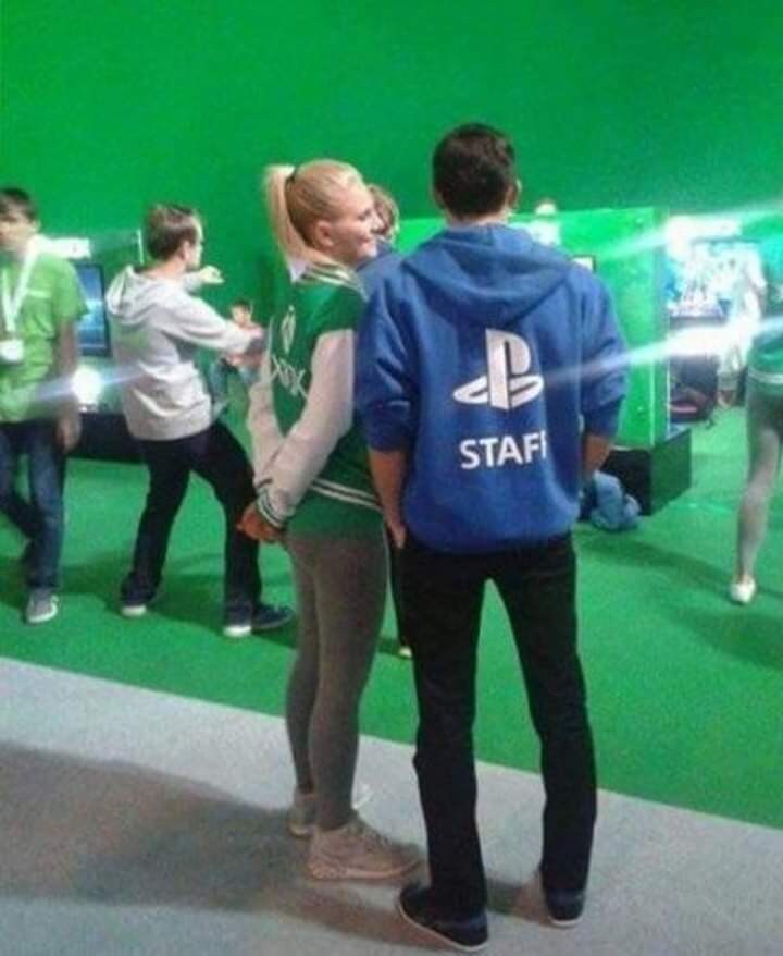 게임 행사 스태프들 사내 커플.JPG_1.jpg