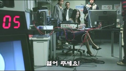 경찰 연쇄 납치 살인사건을 취재하는 언론의 정체_30.jpg