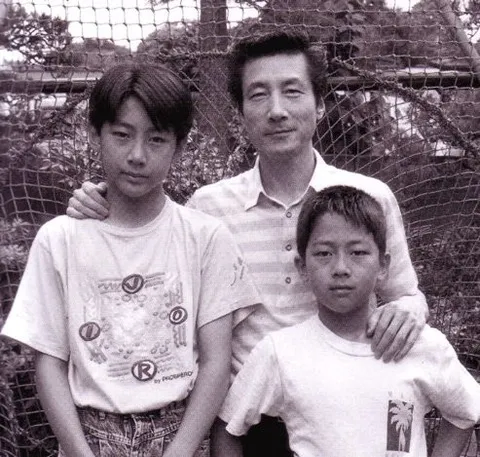 일본에서 의외로 고이즈미 준이치로의 아들이라 불리는 사람_1.webp