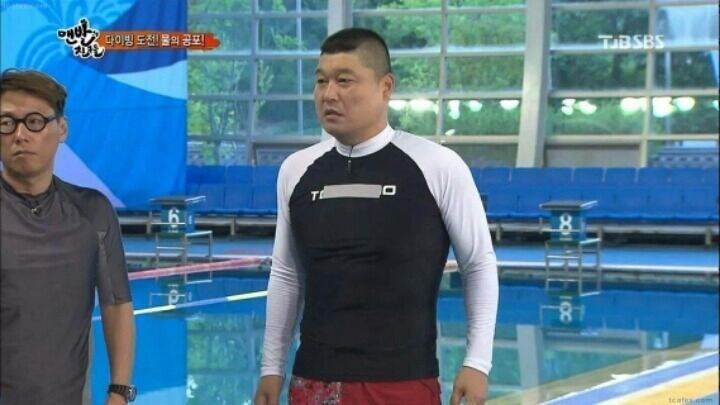 사람들이 살쪗다 생각하는 강호동 실제 몸_3.jpg