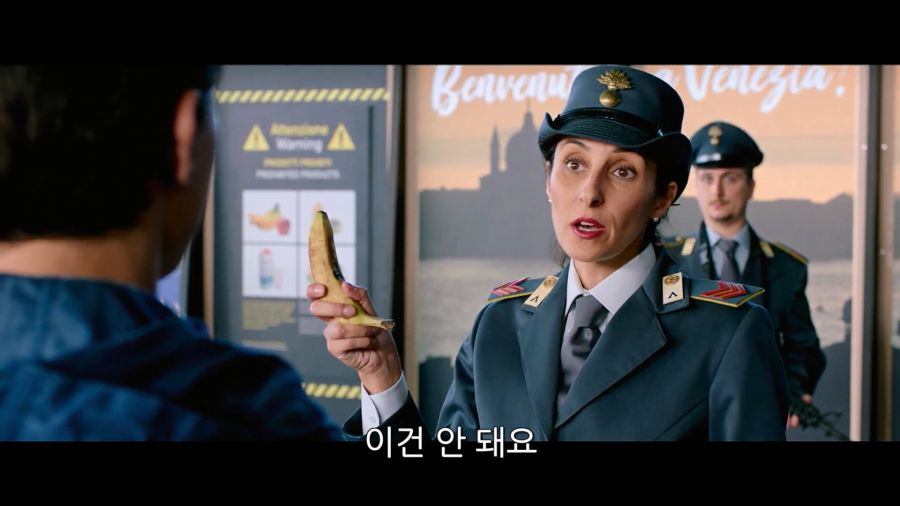 [MCU]공항 검색대에서 검사를 받는 피터_7.jpg