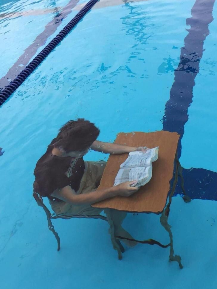 야... 이 책... 진짜 개쩔잖아... 나도 모르게 숨을 죽이고 보게 되네..._1.jpg