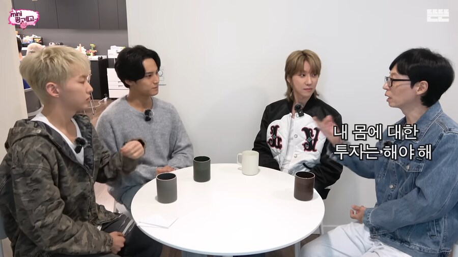 엠버서더들과 촬영하는 유재석_1.png
