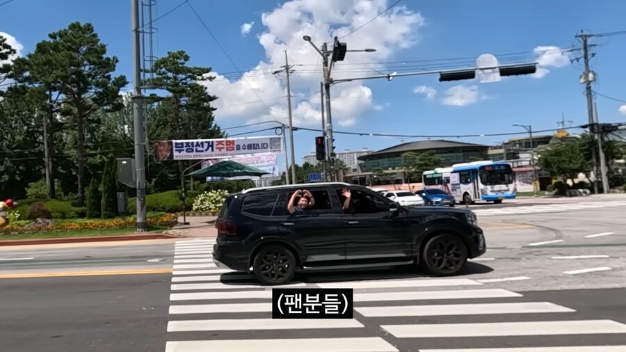 충주맨이 민생회복 소비쿠폰 홍보하는 영상_21.png