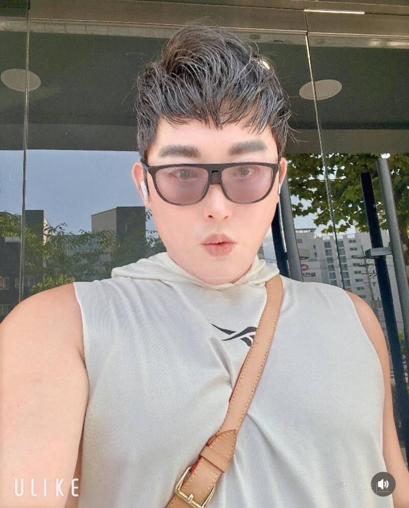 이미지 변신으로 아무도 못알아봤다는 유명 디자이너.JPG_3.jpg