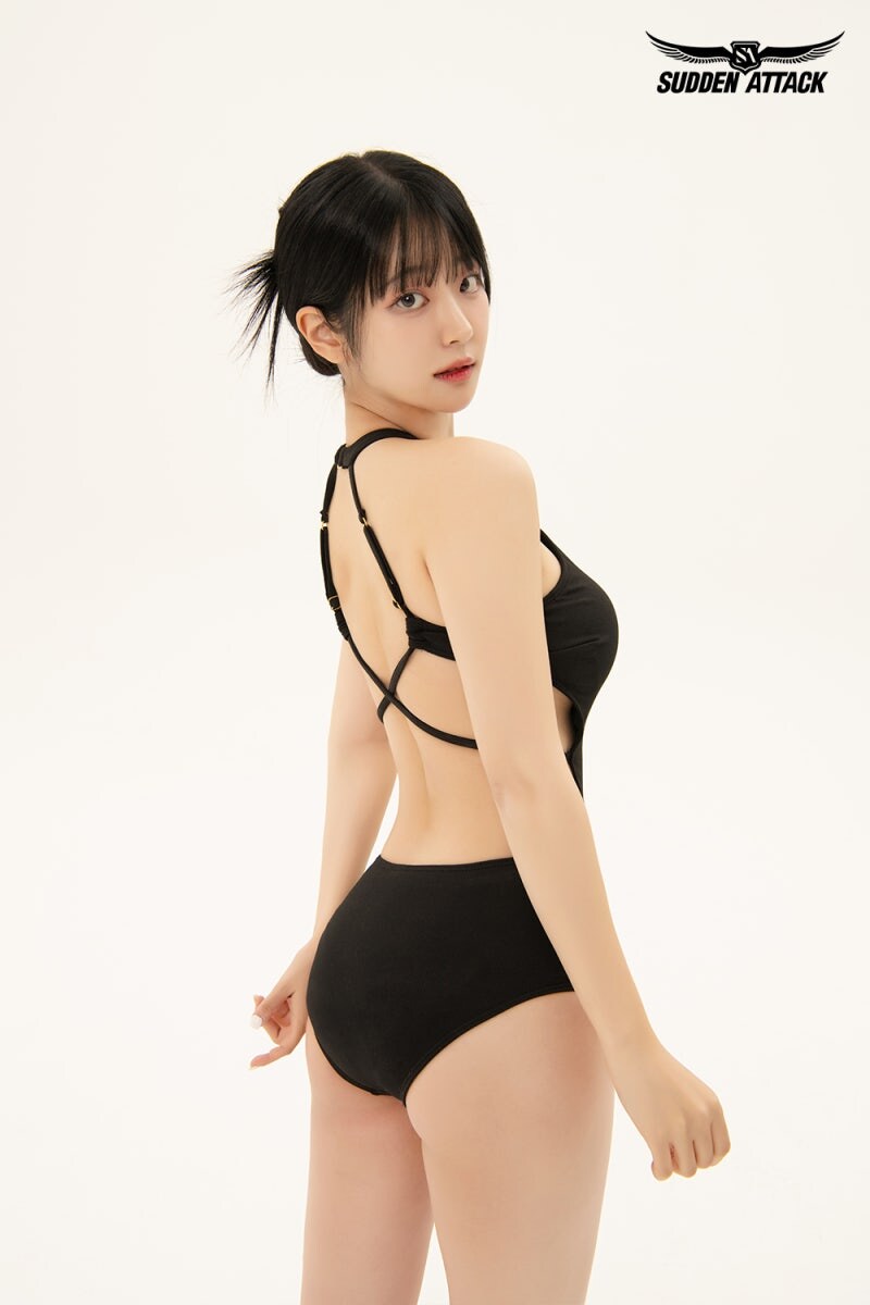 서든어택 QWER 화보_14.jpg