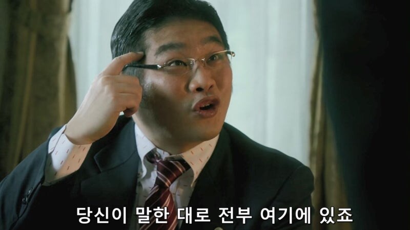 탈주한 연쇄살인범을 변호하던 변호사를 겁박하는 경찰관_21.jpg