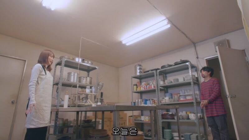 남극에서 조난당한 여자를 주워버린 남극기지 대원들_14.jpg