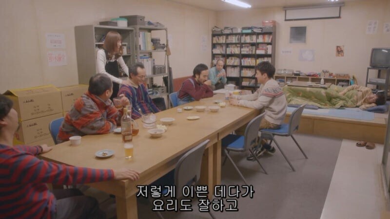 남극에서 조난당한 여자를 주워버린 남극기지 대원들_24.jpg