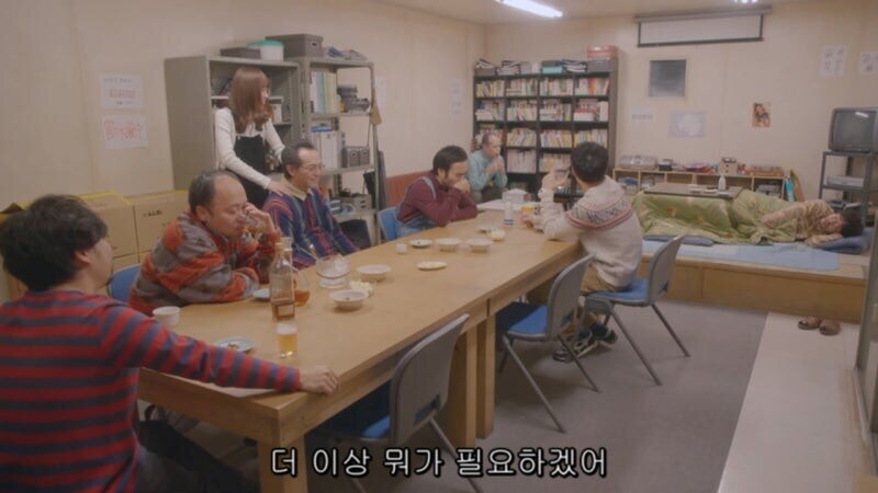 남극에서 조난당한 여자를 주워버린 남극기지 대원들_25.jpg