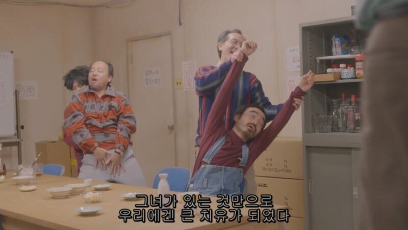 남극에서 조난당한 여자를 주워버린 남극기지 대원들_28.jpg