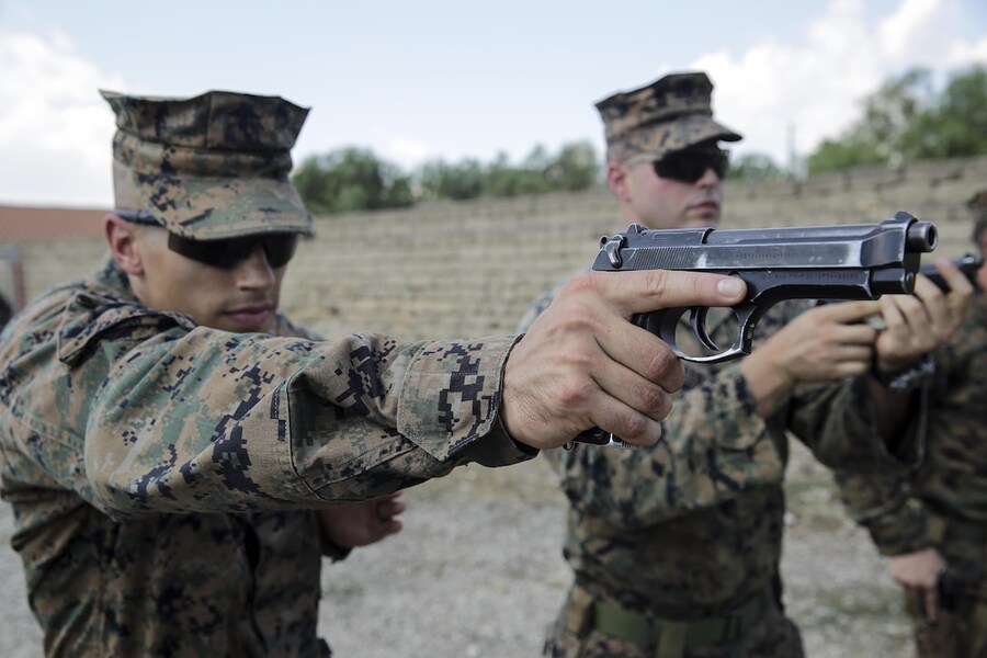 솔직히 sig m17보다 M9이 개 쩌는 이유_1.jpg