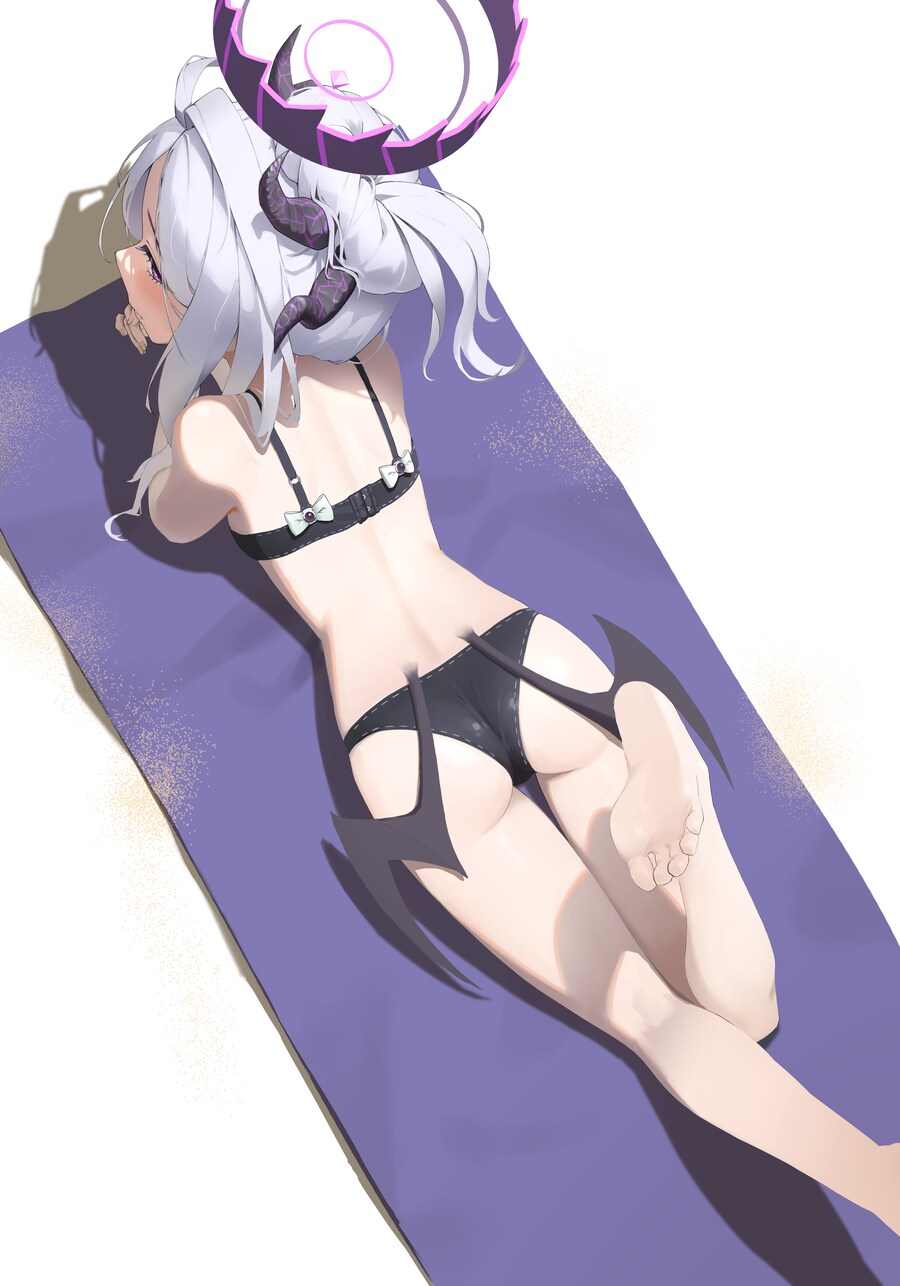 더우니 수영복 받아라_1.png