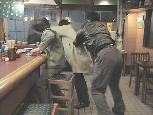 열혈형사 주인공이 좌천당한 이유_18.jpg