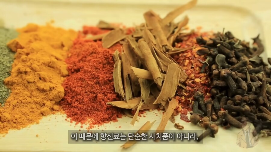 중세 귀족들이 상한 음식을 먹었던 이유_22.png