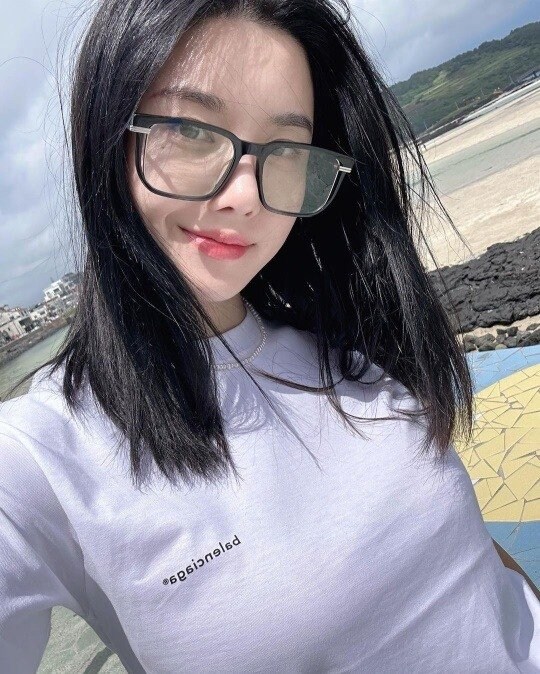 흔한 찐따 너드녀.jpg_1.jpg