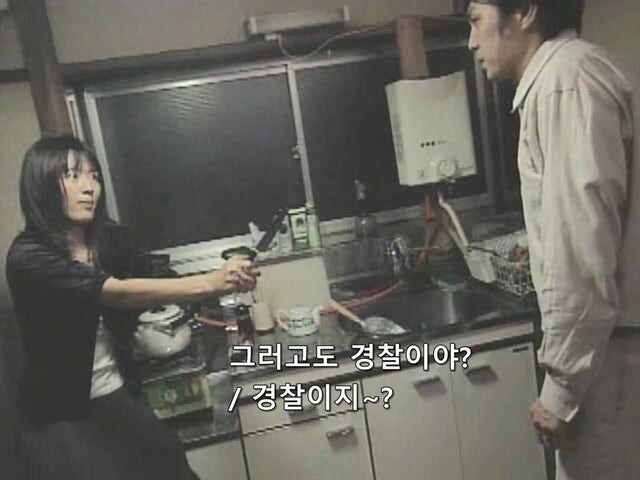 여자와의 성관계 비디오를 찍어서 돈을 갈취하던 경찰의 최후_9.jpg